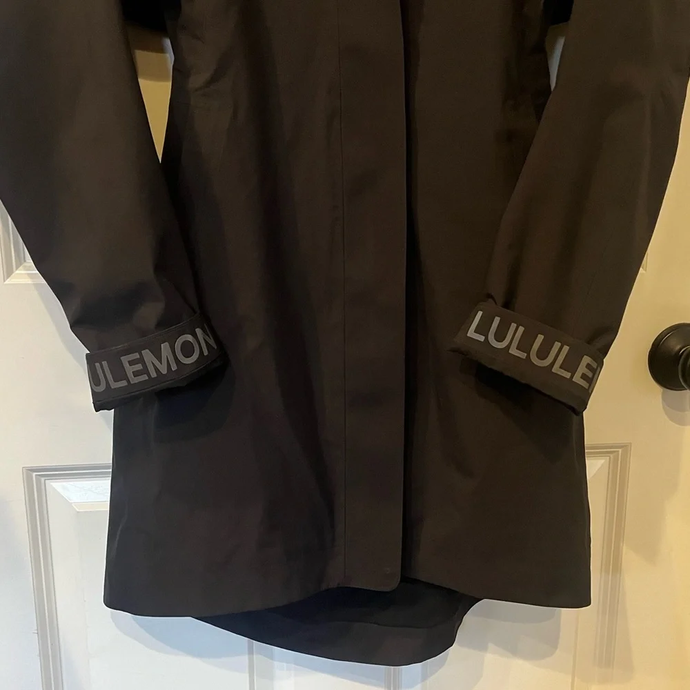 Lululemon Athletica Rain Rebel Black Trench, Size 6 - Picture 7 of 16
